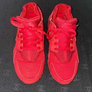 Nike Red Huarache, triple red youth size 5.5